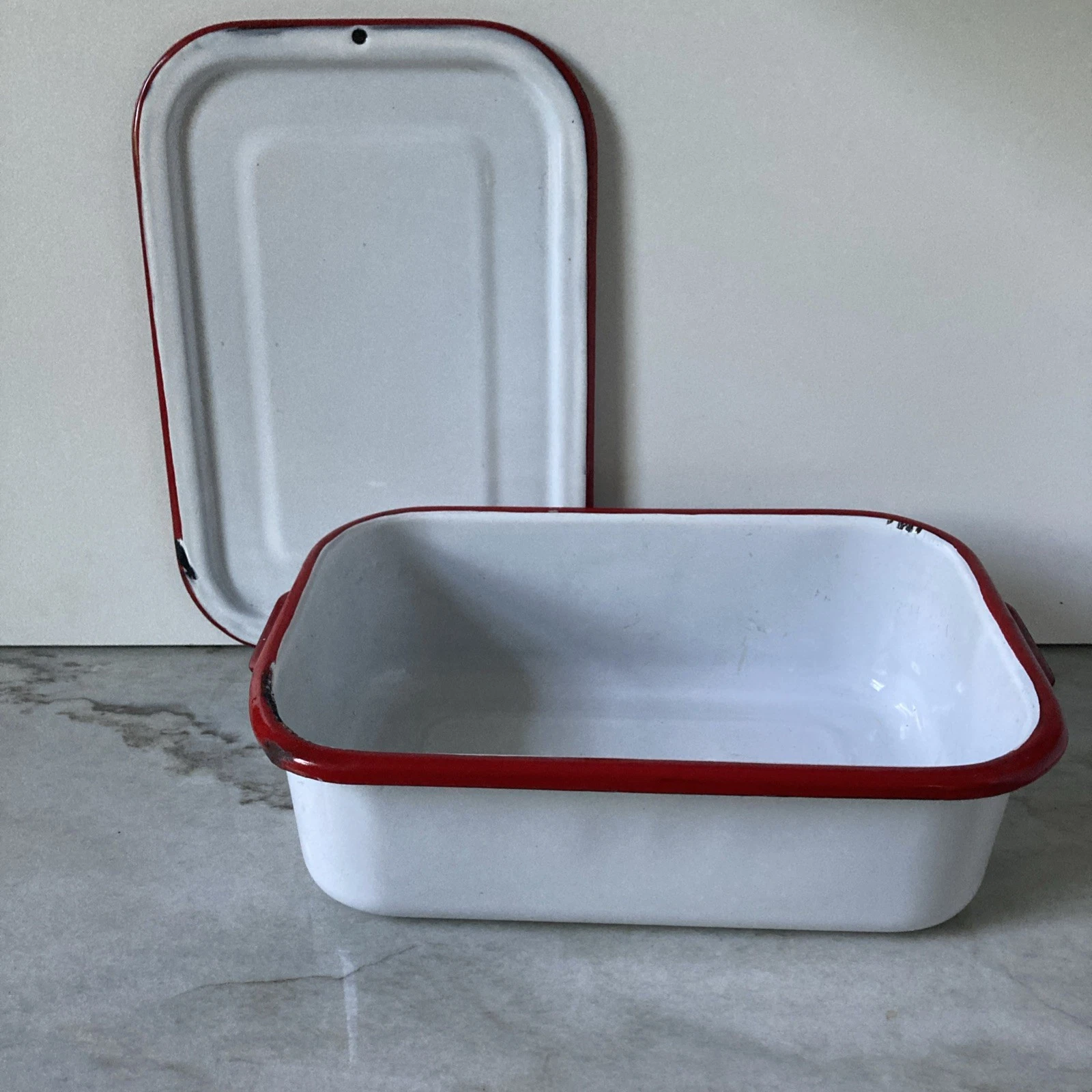 White Enamelware Red Trim 12.5" x 8.5" x 4" Storage Bread Refrigerator Box w/Lid