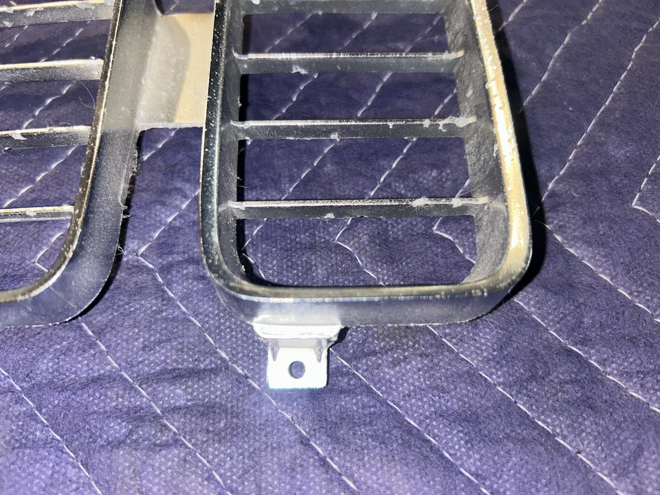 Luz trasera Plymouth Cuda 1971 Barracuda bisel cromado moldura 3478639 driver Foto 2 de 4