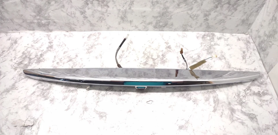 Infiniti G25 G35 G37 2007-2013 sedán tapa maletero moldura con cámara OEM Foto 4 de 4