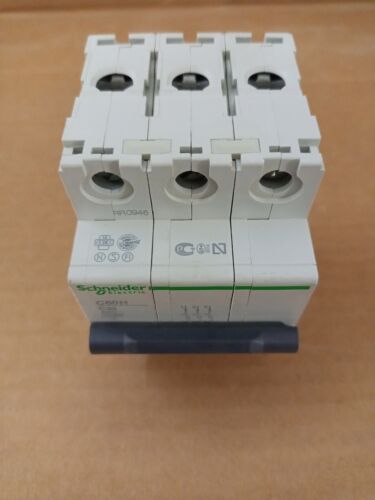 RR0946 Schneider C60H C32 MCB 32A 3P 10KA, Circuit Breaker FREE DHL EXPRESS S... - Picture 2 of 2