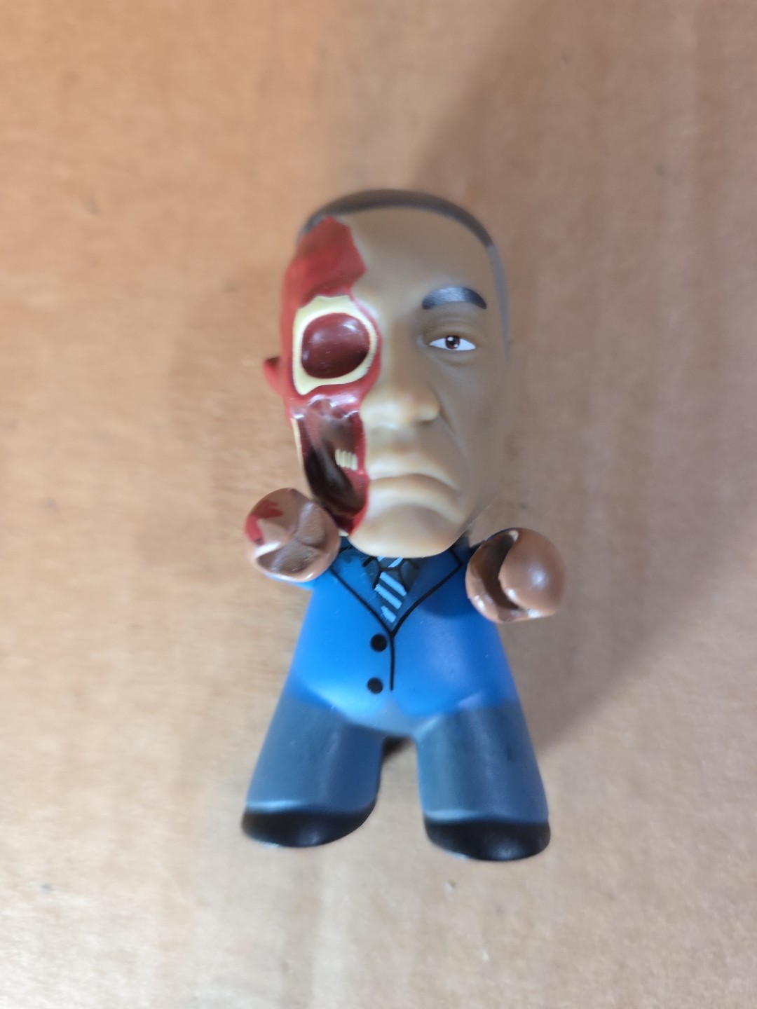 "Minifigura de vinilo Titans Breaking Bad Gus Fring Burnt Face 3"" Burned Titan"