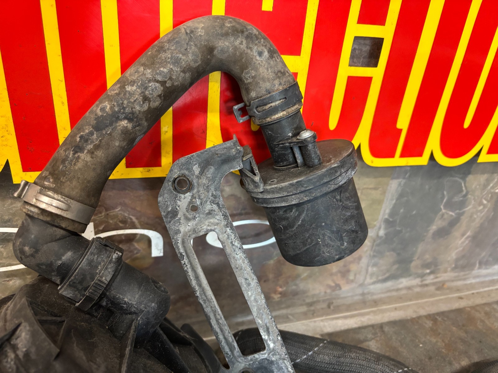 audi r8 vacum pump 420 906 601b OEM