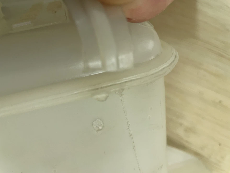 Contenedor depósito líquido limpiaparabrisas GM OEM 82-92 Brougham Deville 1617533 Foto 4 de 4