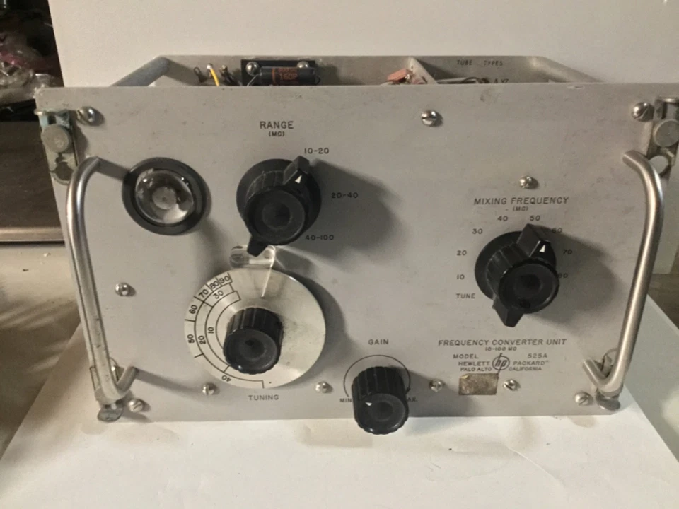 Lote de 3 convertidores de frecuencia Hewlett Packard HP 525A 525B vintage alimentados por tubo Foto 4 de 4