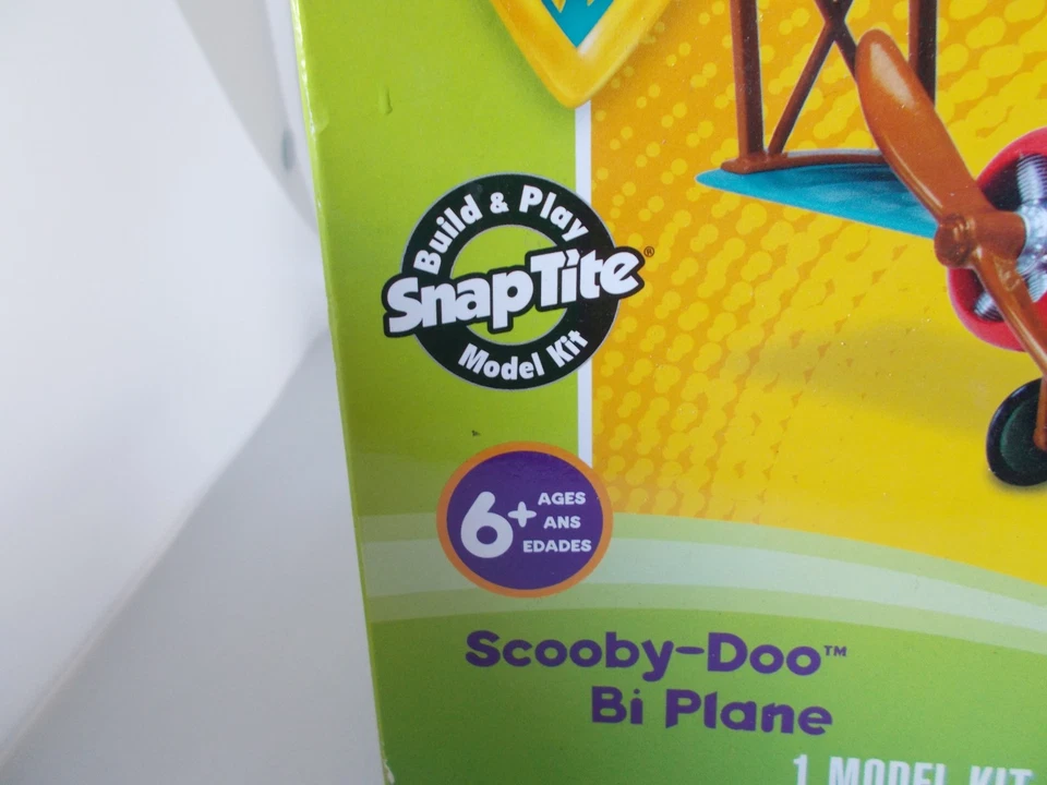 Revell Scooby Doo Bi Plane with 3 Figures Model Kit NEW IN BOX 85- 1995 - Image 2 of 4