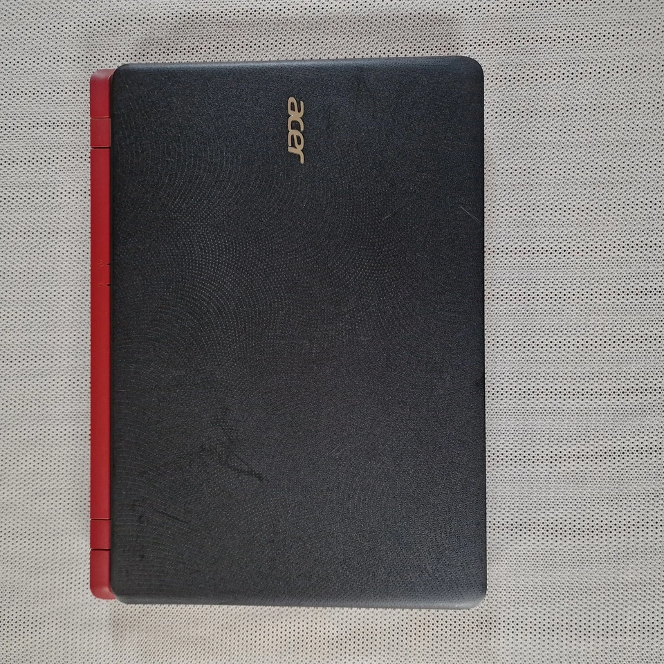 Acer Aspire ES11, ES1-132-C06L ,Celeron, 11.6", Wind 10 ,32Gb EMMc,4Gb RAM (128) - Image 3 of 4