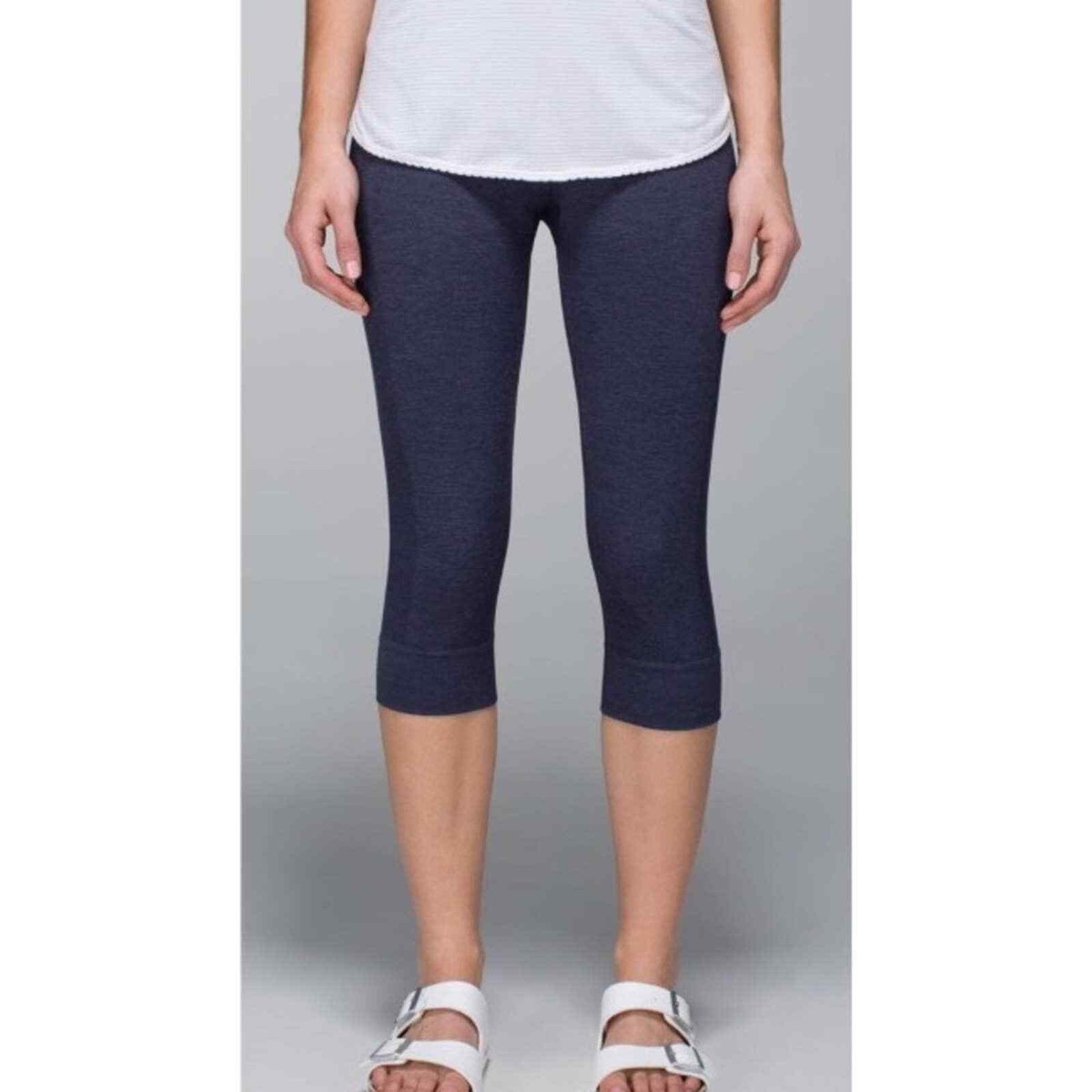 Lululemon Seamlessly Street Crop Cadet Blue size Lulu seamless crop  leggings