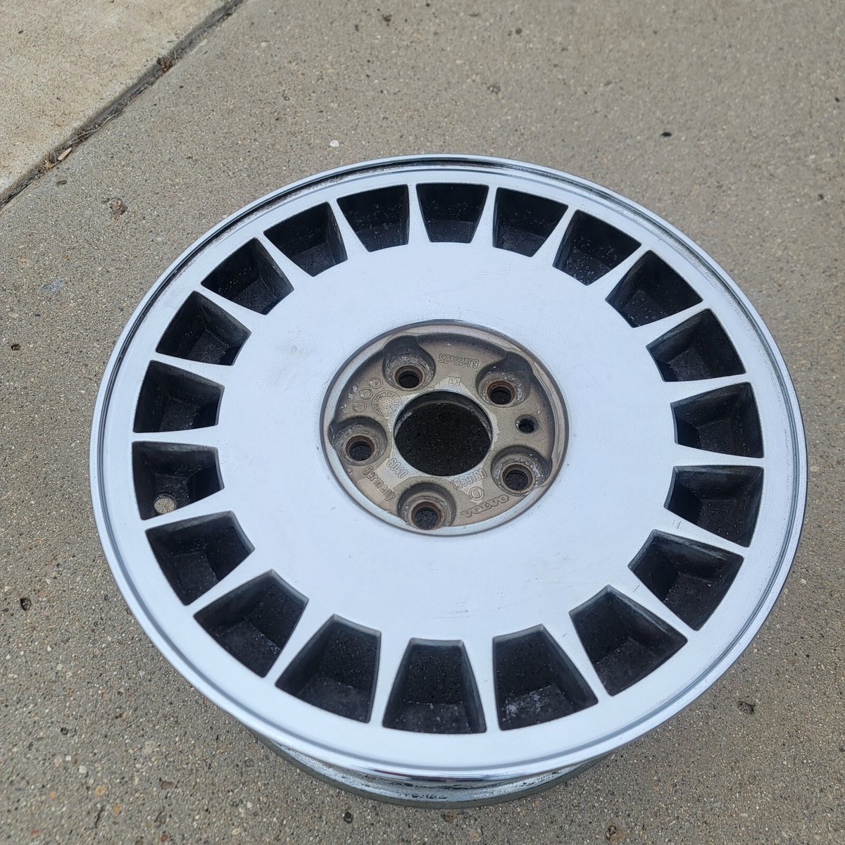 Volvo 740 Original Chrome Rim Nice 15x6 Germany 6Jx15x25 940