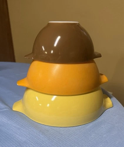 Pyrex Town & Country Cinderella Mixing Bowls, 441, 442, 443 set of 3