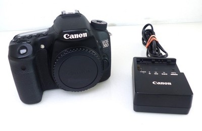 Canon EOS 70D Kamera NUR BODY mit Ladegeät gebraucht #K31 M