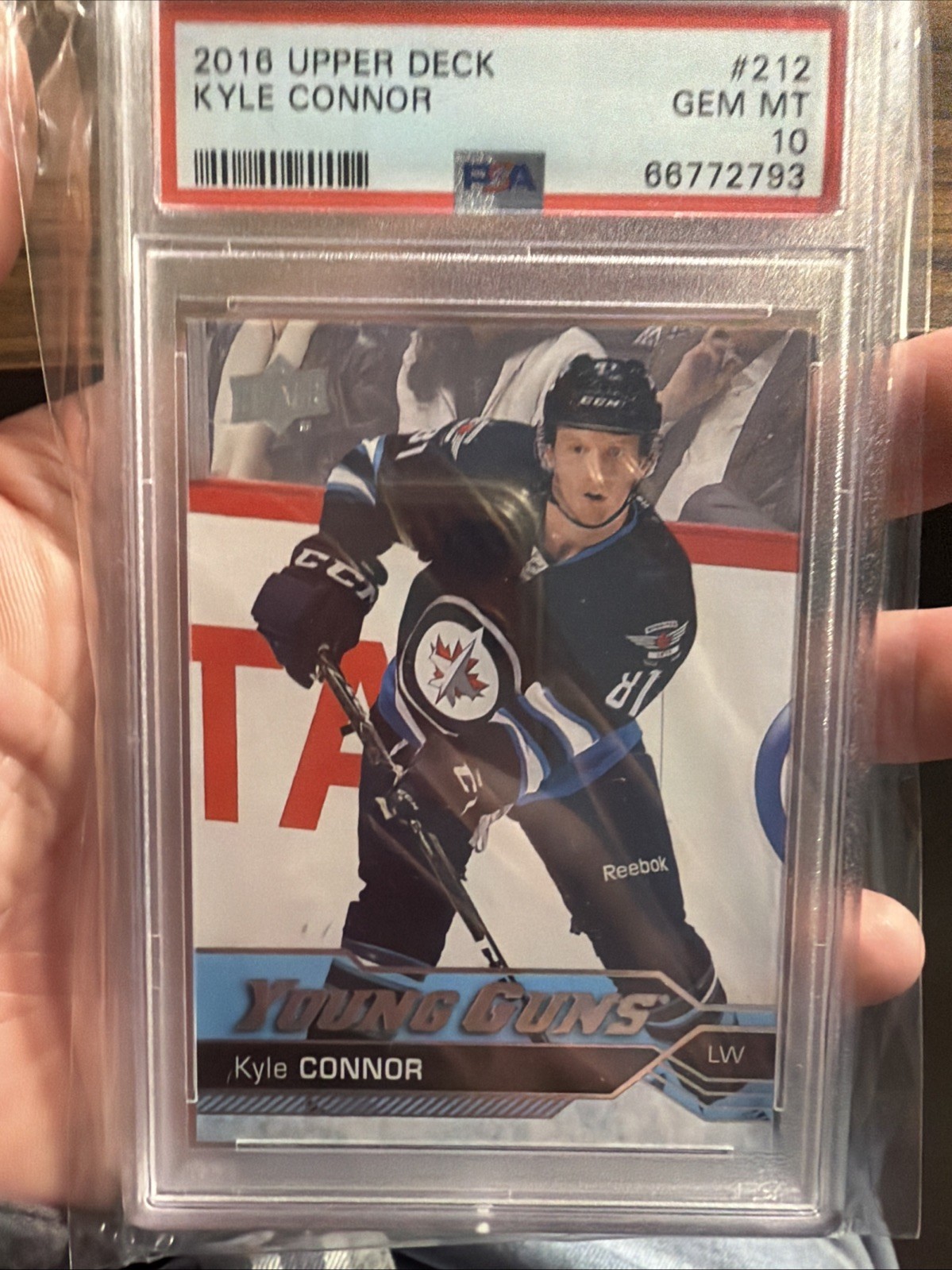 2016-17 UPPER DECK YOUNG GUNS KYLE CONNOR (RC) #212 PSA 10 GEM MINT ROOKIE