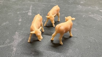 Farm Calf, Resin 3D Printed In 1:32 Scale britains Siku model farm - not painted 