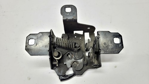 VW Bora 1J  - Motorhaubenschloss Schloss Motorhaube  1J0823509B  (04)