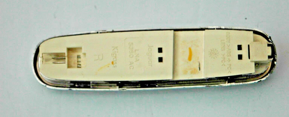 1998- 2003 Jaguar Vanden Plas XJ8 Rear Courtesy Light w/Bulb  RH OEM LNA5360AC - Image 3 of 3