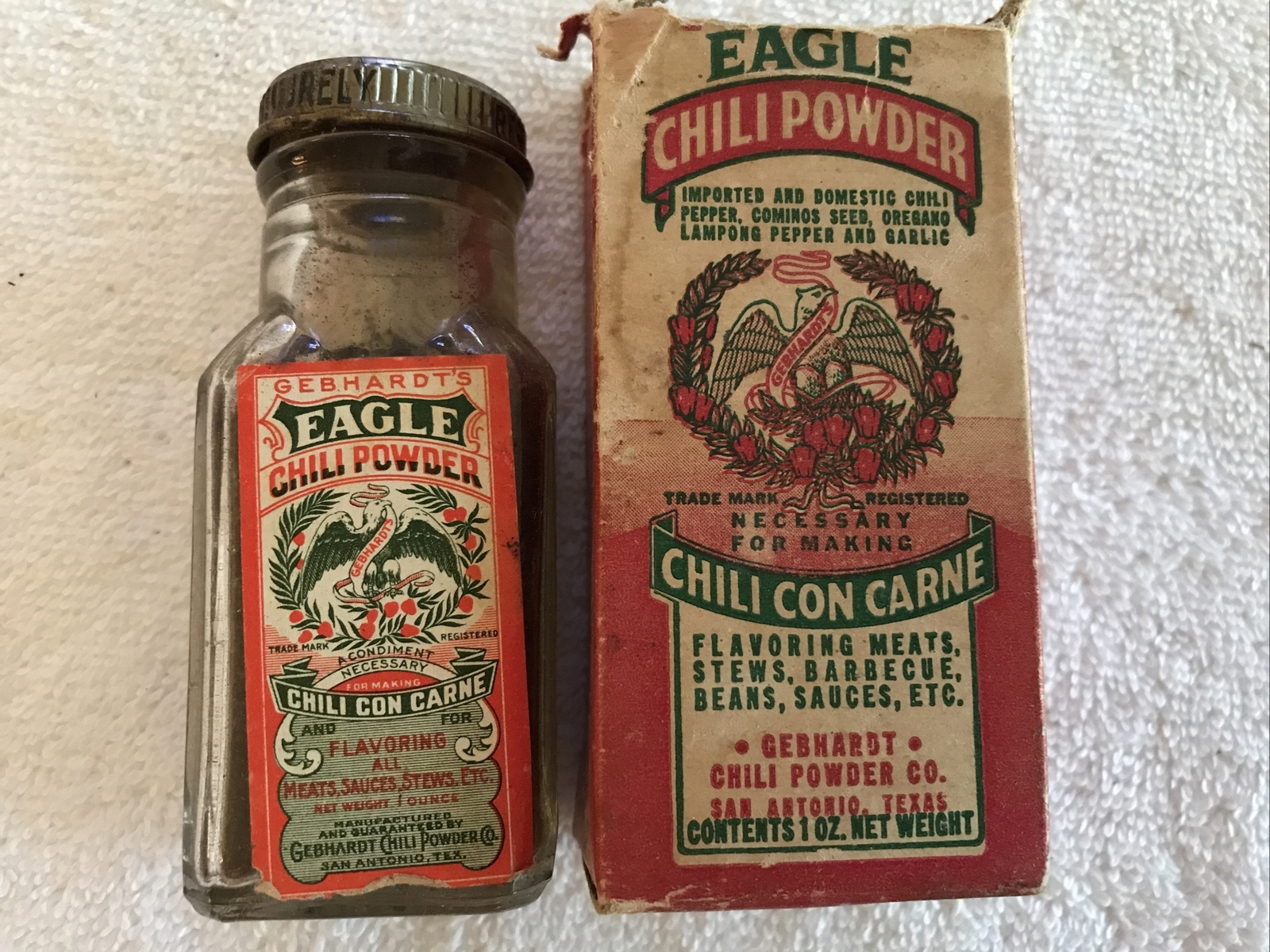 EAGLE CHILI POWDER VINTAGE SPICE BOTTLE IN ORIGINAL BOX, GEBHARDT CO