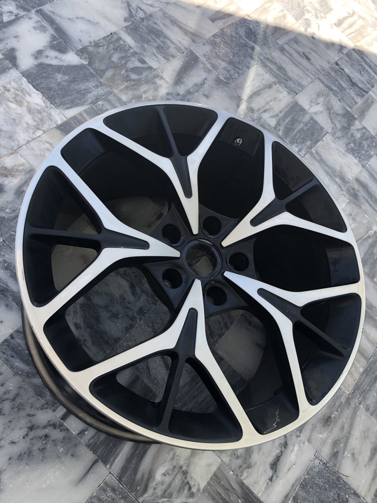 2019 Rear Wheel Aston Martin DB11 Volante OEM KY53-9965G-CA