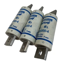 NEW FERRAZ SHAWMUT A70QS200-4 SEMICONDUCTOR FUSE A70QS2004 LOT OF 3