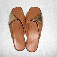 VIONIC TAN SLIDE ON SHOE,SANDAL, MULE, GOLD METALIC ACCENT CROSSOVER, SIZE 8M 
