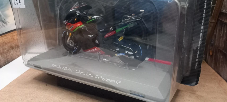 Yamaha YZR-M1 - Johann Zarco 2018 - MOTO GP 1/18 ALTAYA - Photo 4/4