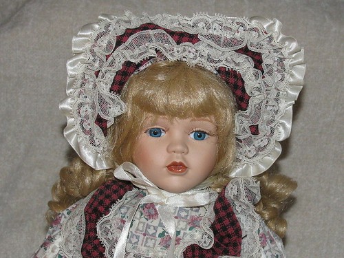 Victorian Girl 20" Porcelain Doll Floral Gingham Dress Blonde Hair w/ Stand - Picture 3 of 4
