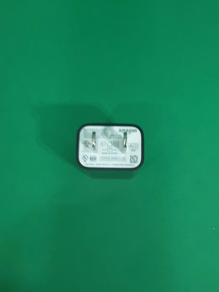 Lote de 50 - Adaptador de corriente oficial USB Amazon 5.0V 1.0A 5W OEM FANA7R - Sin cable Foto 2 de 4