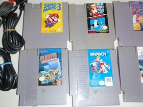 Nintendo NES System w/10 Games Mario 3 Metal Gear Blaster Master Tetris More