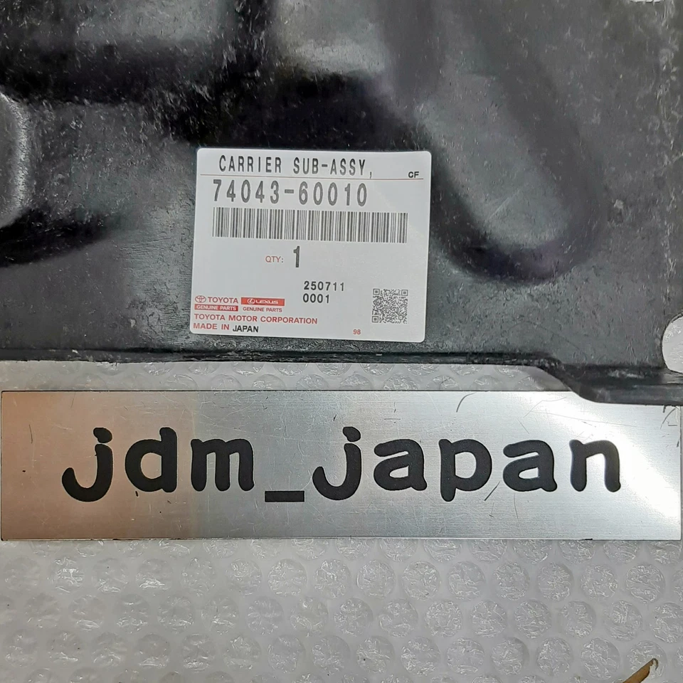 Bandeja portabaterías TOYOTA genuina Land Cruiser 74043-60010 cubierta Foto 3 de 4