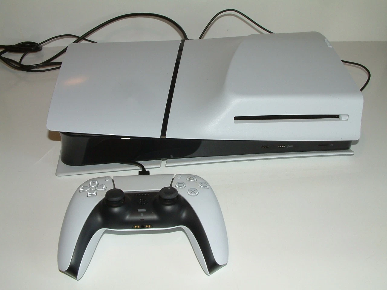 Sony PlayStation 5 Slim -PS5 Slim - 1TB - Digital Edition Console - Hardly Used