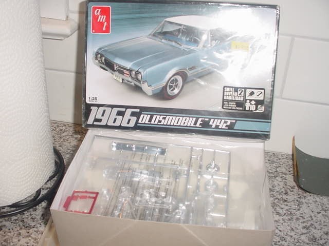 AMT---1966 OLDS 4-4-2