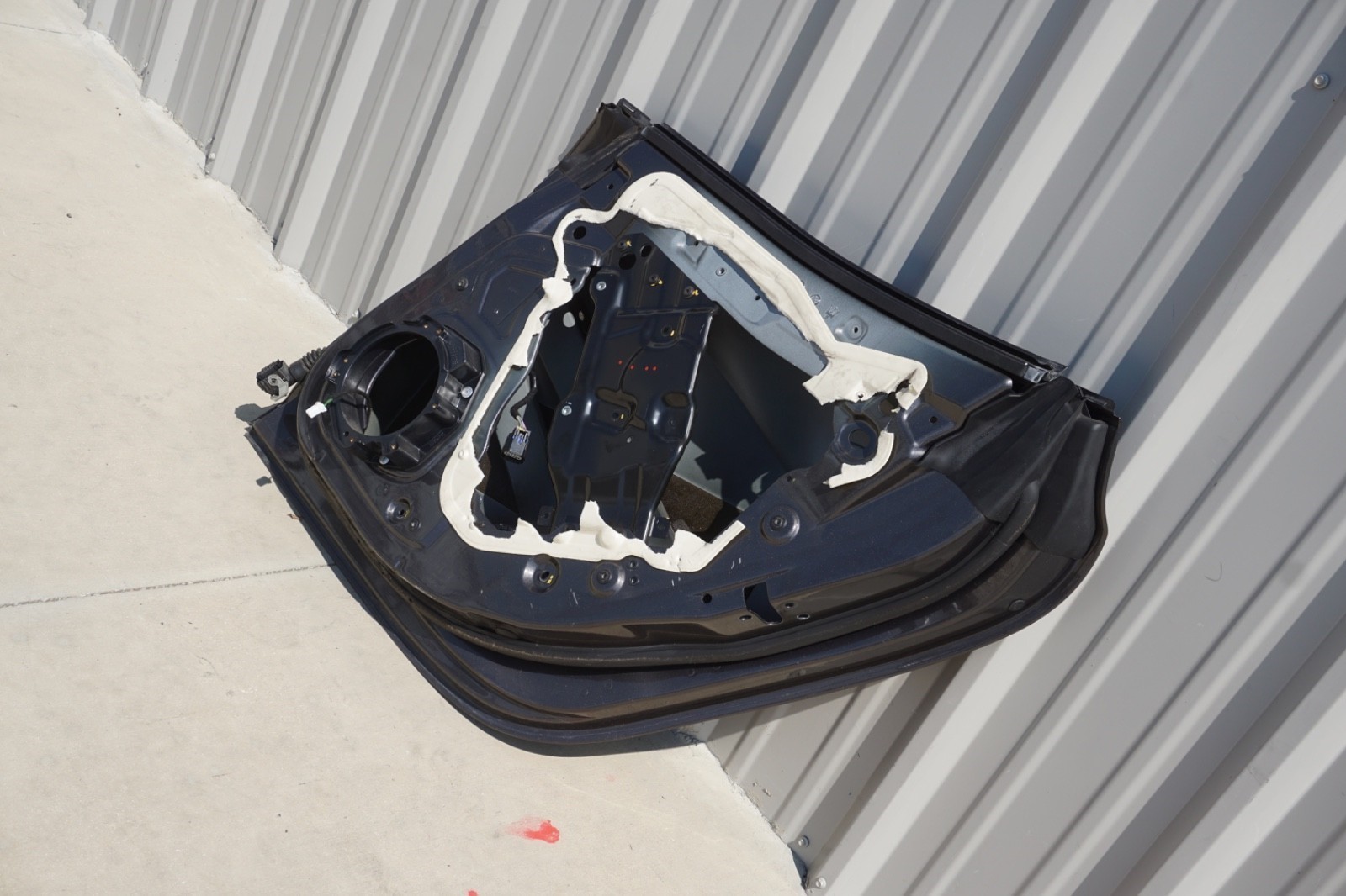 2014 - 2020 MASERATI GHIBLI REAR PASSENGER SIDE EXTERIOR DOOR SHELL