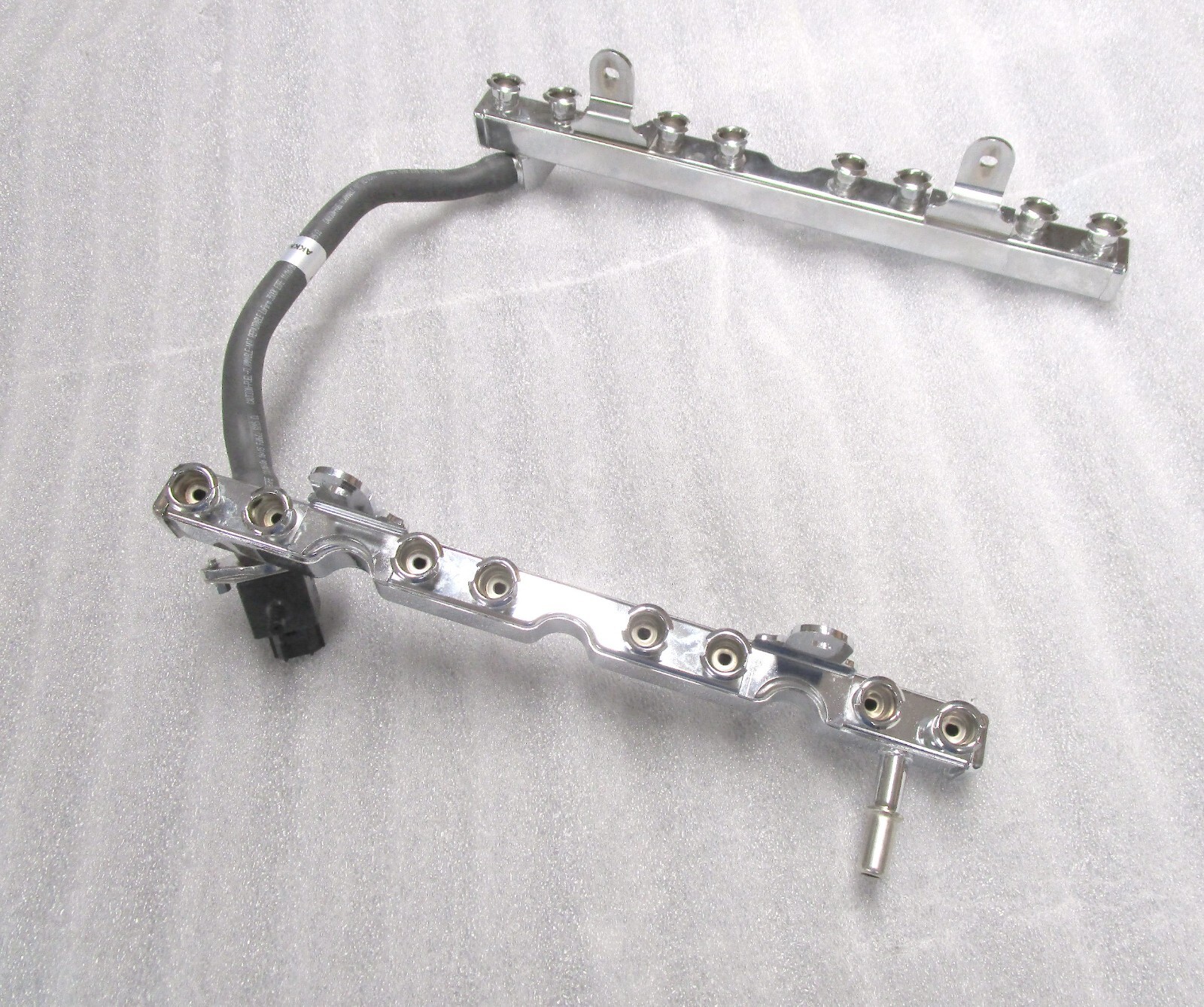 2005,2006 FORD GT GT40 SUPERCAR FACTORY OEM FUEL RAIL FOR 16 INJECTORS 05/06