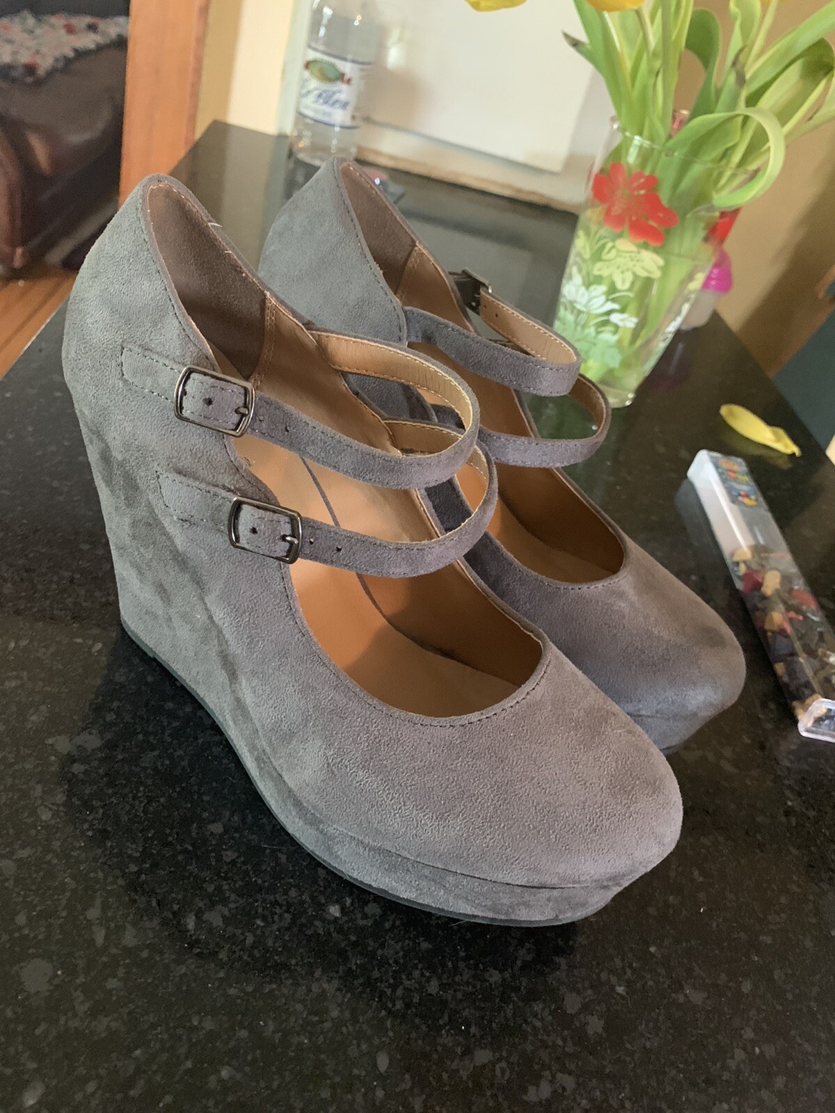 Grey wedge sandals size 9 women's comfortable stylish footwear-image