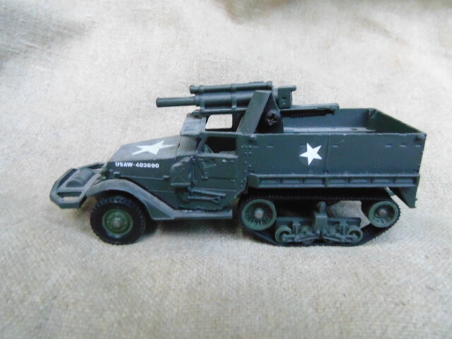Le kit pour l'Half-track US bâché avec tourelle en miniature de Solido au 1/50e