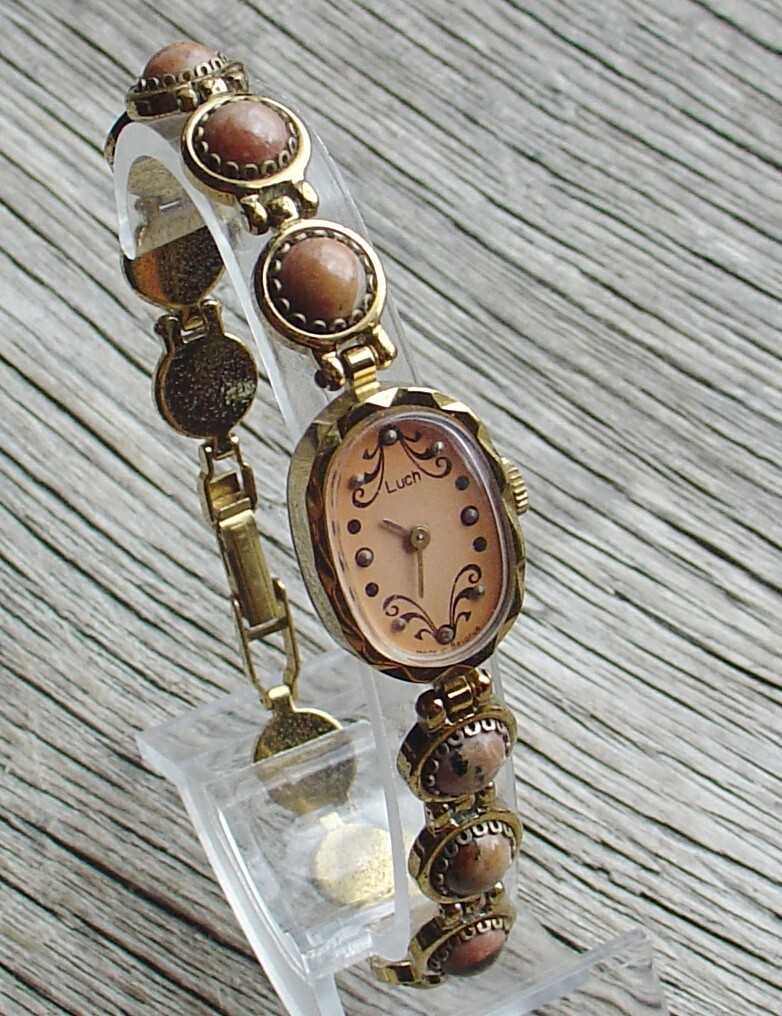 SOVIET ANTIQUE WOMENS LUCH WATCH 15 jewels with stones in a  bracelet