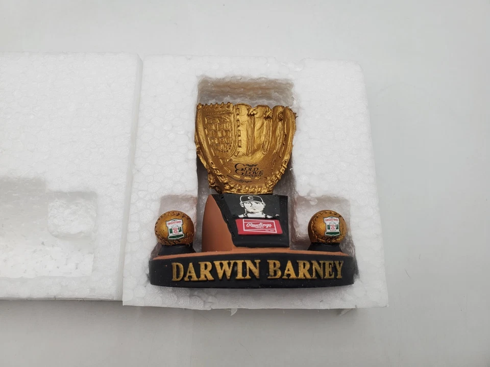 RARE 2013 Chicago Cubs Darwin Barney 4" Rawlings Gold Glove Award Replica SGA - Image 3 of 4