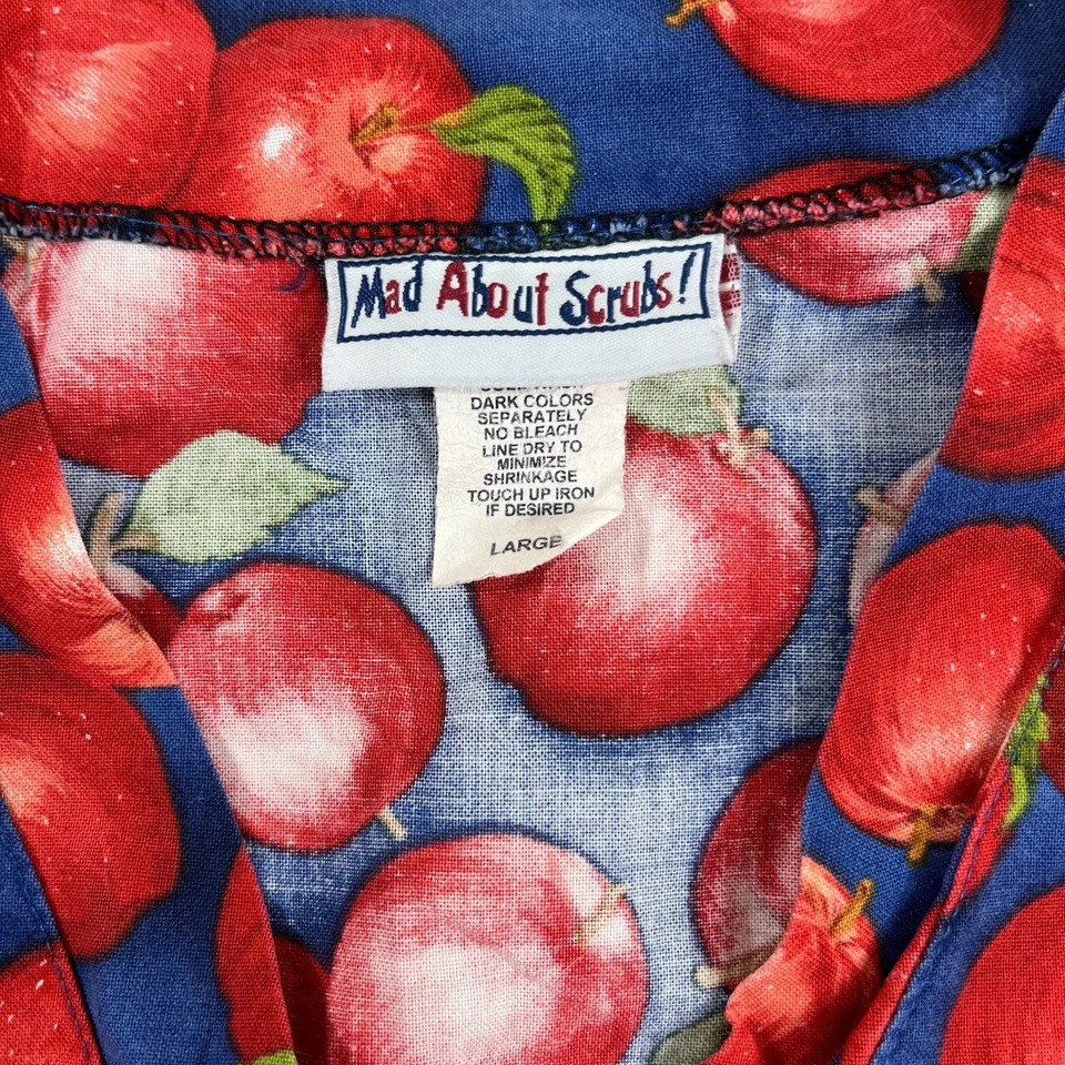 2- Blusa Médica Estampada Mad About para Mujer Grande Floral Manzana Cuello en V Bolsillos Cosecha Foto 4 de 4