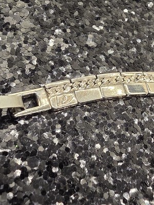 liz claiborne Sleek Silver Tone Link Braclet, Super Comfy!