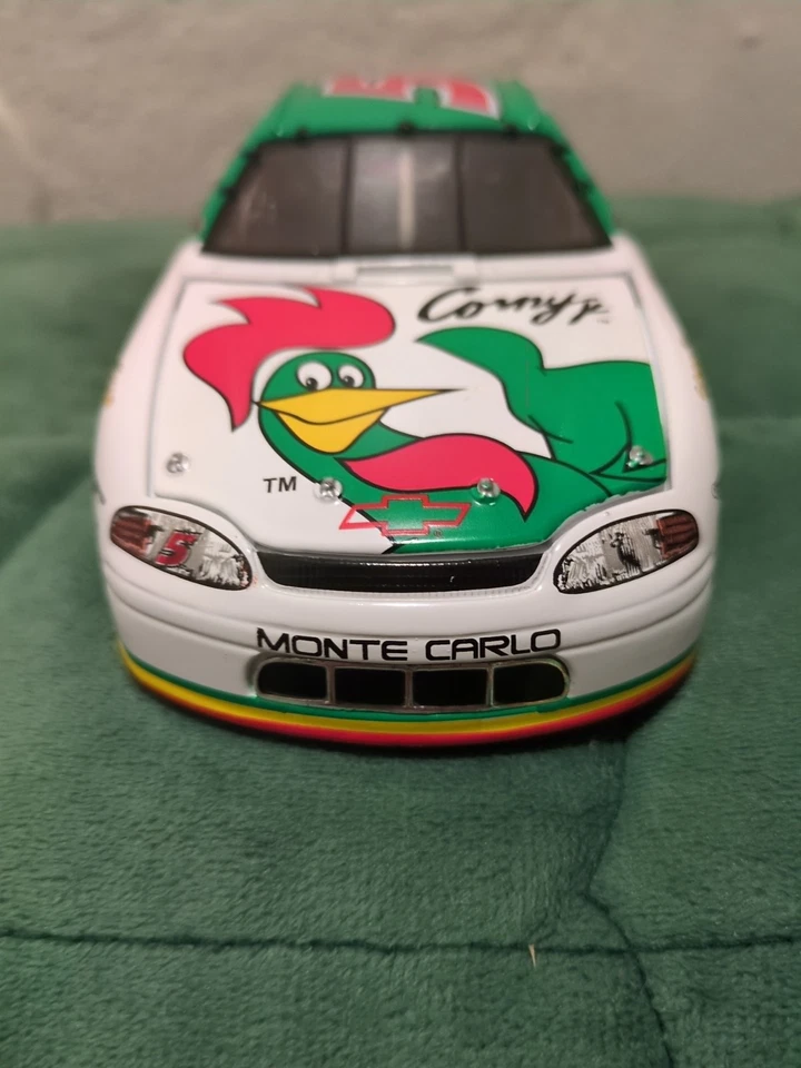 Terry Labonte #5 Kellogg's Corny 1998 Monte Carlo 1:24 Diecast NASCAR Model - Image 4 of 4