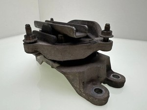 Audi Q5 SQ5 2011 Diesel 125kW Motorlager Motordämpfer 8K0399151 LAA300