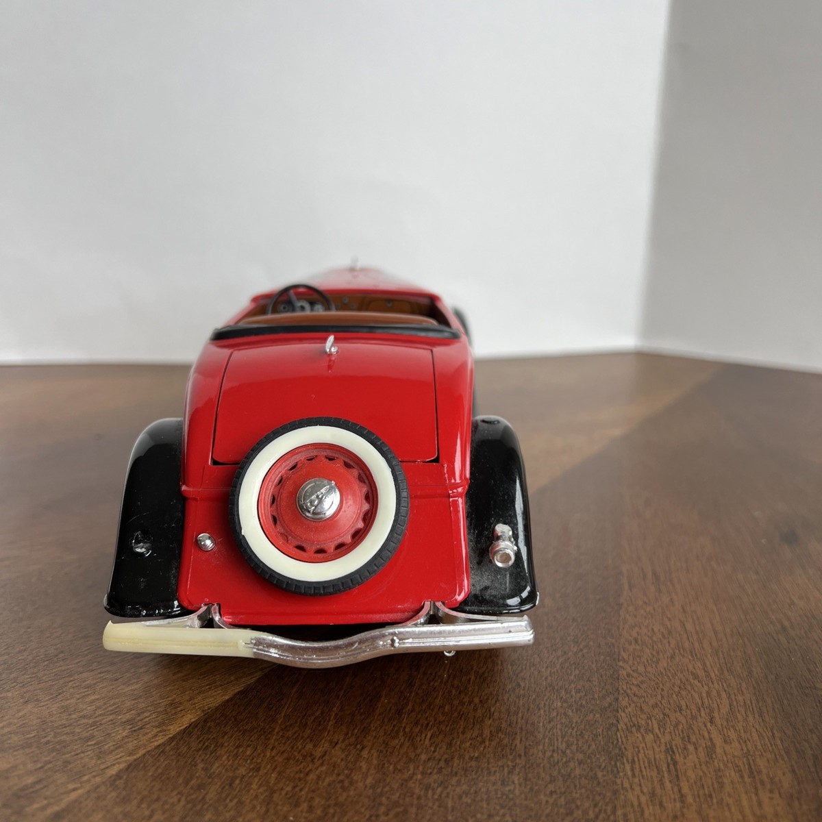 Coca-Cola 1934 Ford V8 Roadster Diecast Metal Car 1:19 Scale by
