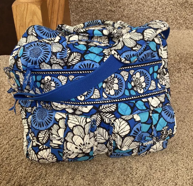 Vera bradley signature print grand traveler travel bag hot sale