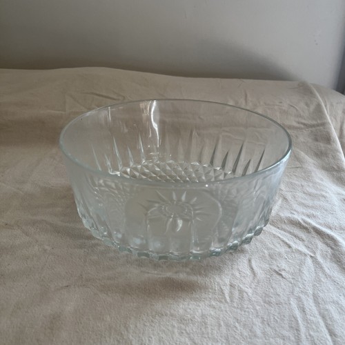 Vintage ARCOROC FRANCE Glass Diamond Fruit Serving Bowl 8” Candy Dish - Picture 2 of 6