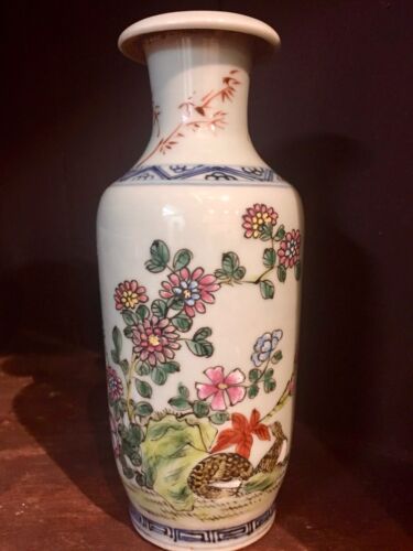 ANTIQUE CHINESE PORCELAIN VASE - Picture 1 of 12