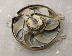 H835/    Ford Fiesta 3 Mk III  Elektolüfter Lüfter für Kühler Wasserkühler