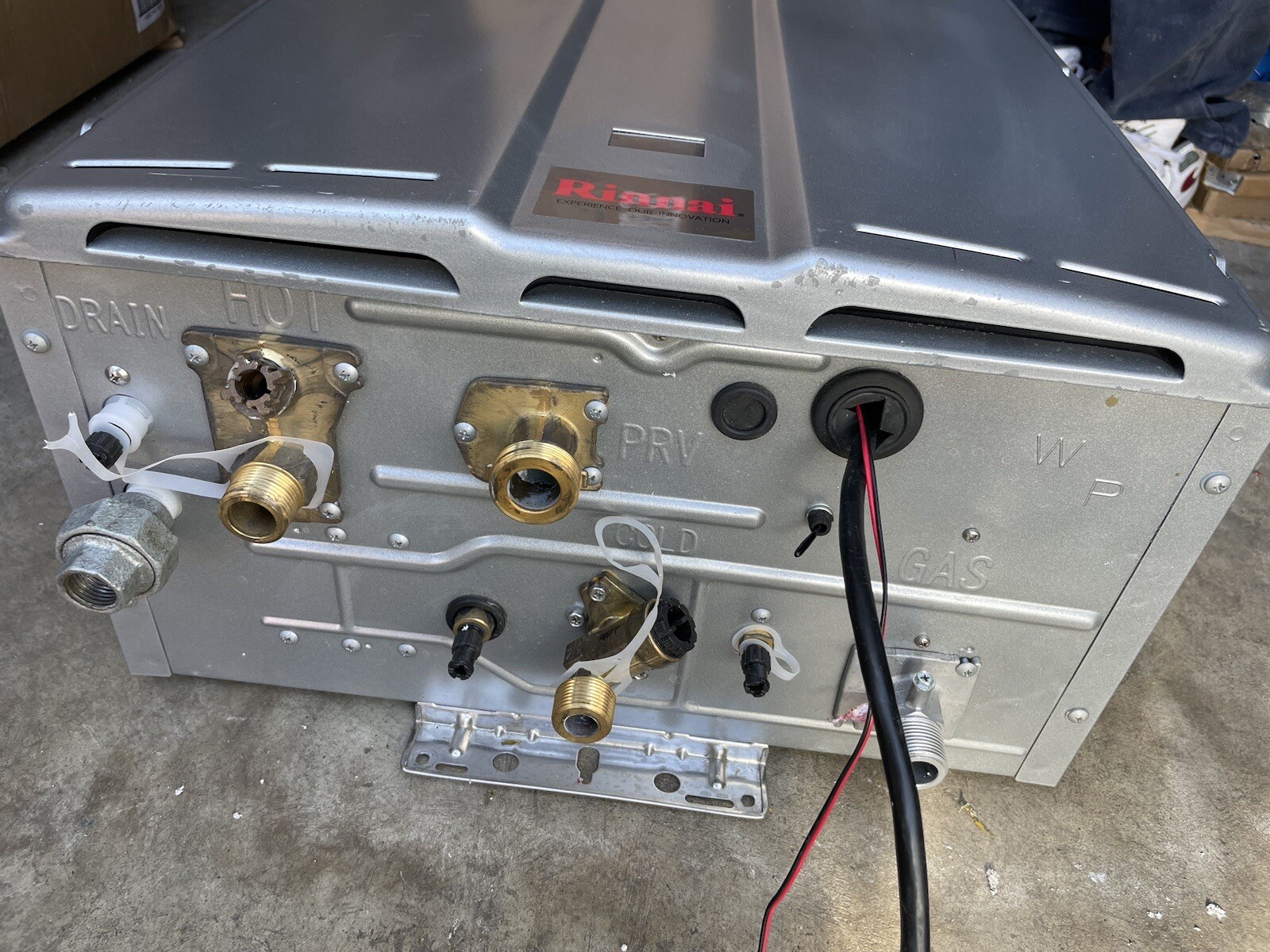 Rinnai Super High Efficiency Plus 11 GPM 199,000 BTU Natural Gas