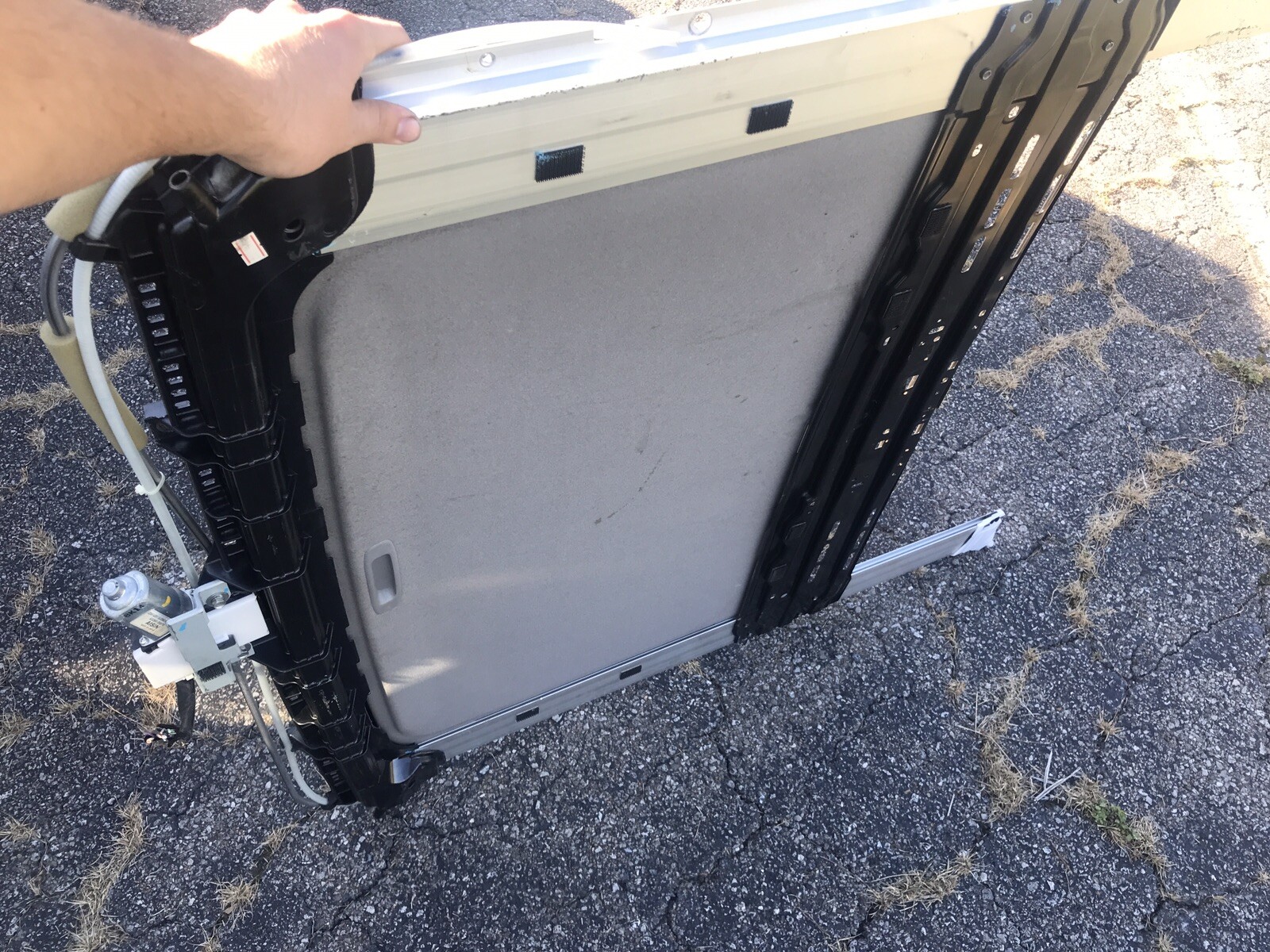 20032009 Toyota 4runner sunroof assembly, Motor, glass, track, shade eBay