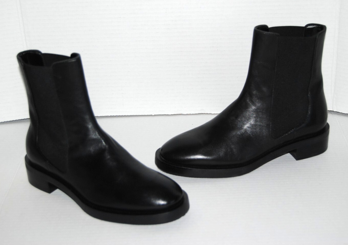NWOT STUART WEITZMAN CHEALSEA BOOTS BLACK LEATHER WOMEN'S SIZE 6B $595