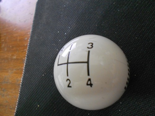 Old Vintage 60's-70's Hurst 1637626 White 4 Speed 3/8-16 Threads Shift Knob - Picture 9 of 10