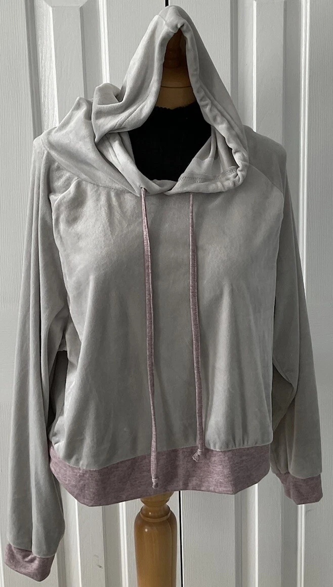C&C California Crop Velvety Like Hooded Long Sleeve Pullover Hoodie Size XL NEW
Opens in a new windo
