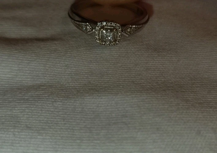 Emmy London 0.33carat Princess Cut Diamond Engagement Ring (Size N) - Image 4 of 4